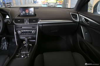 2018款马自达CX-4 2.5L自动四驱蓝天激情版