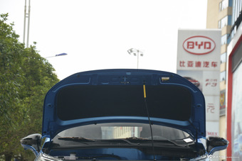 2018款比亚迪元EV360 智联炫酷型