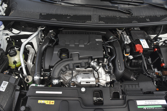 2018款标致4008 1.6T自动豪华版350THP