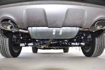 2015款猎豹CS10 2.0T手动新锐版  雅典白