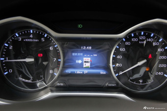 2017款吉利帝豪1.3T自动三厢百万款尊贵型