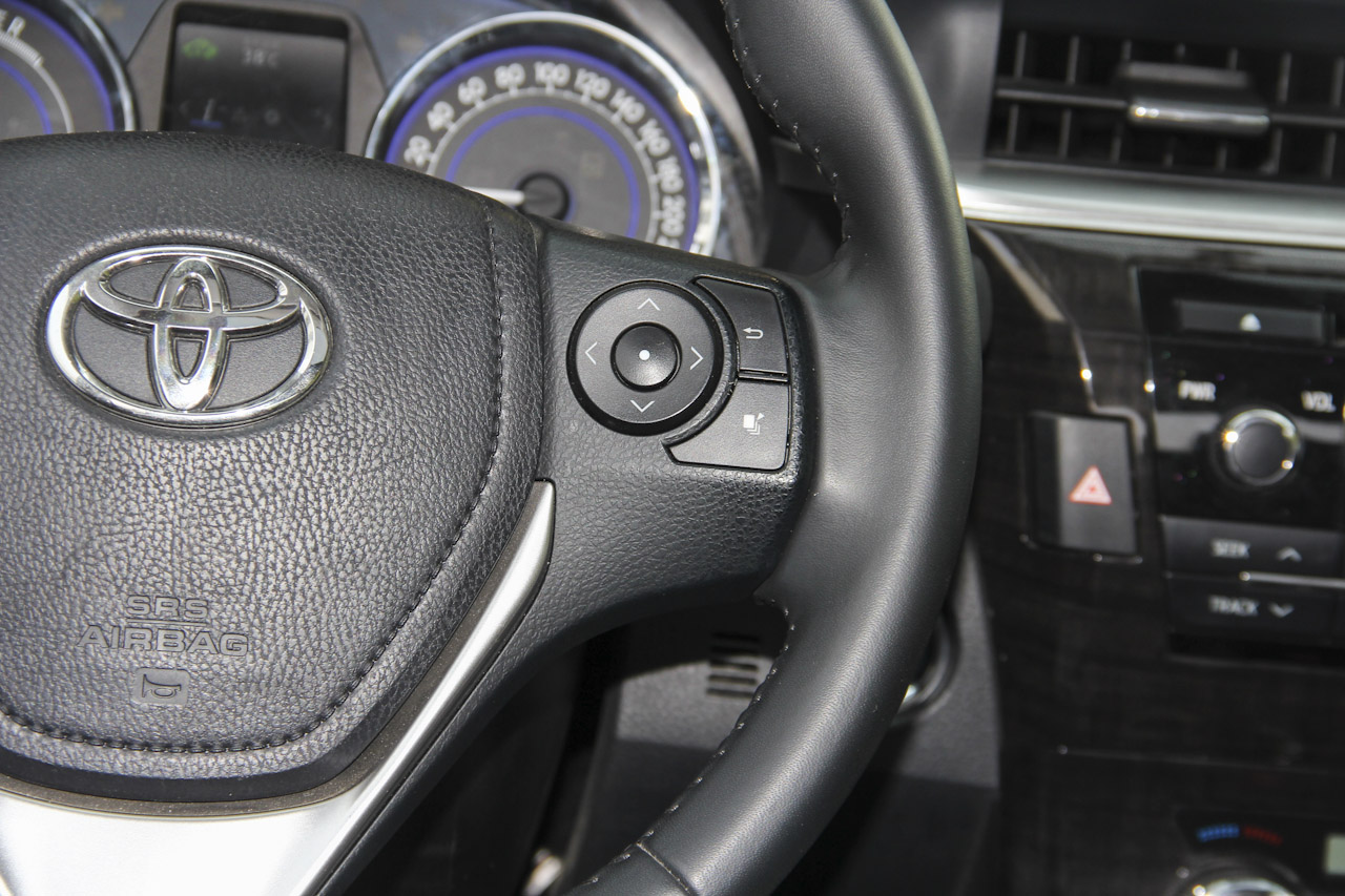 2016款卡罗拉双擎1.8L自动豪华版 蓝色