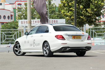 2018款奔驰E级改款2.0T自动 300L 豪华型