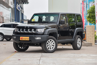 2016款北京BJ40L 2.0T手动四驱尊贵版图片
