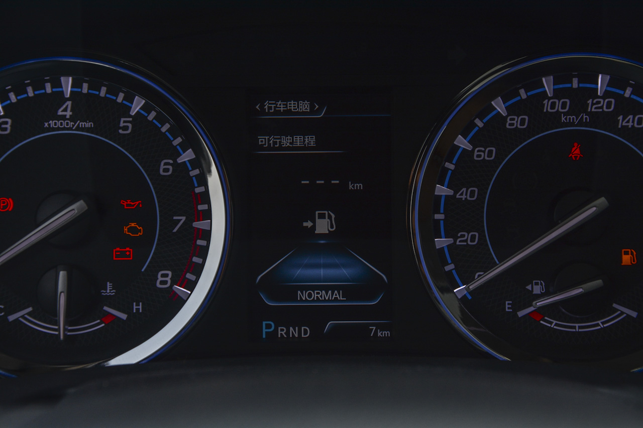 2017款长安CS95 2.0T自动两驱智拓版