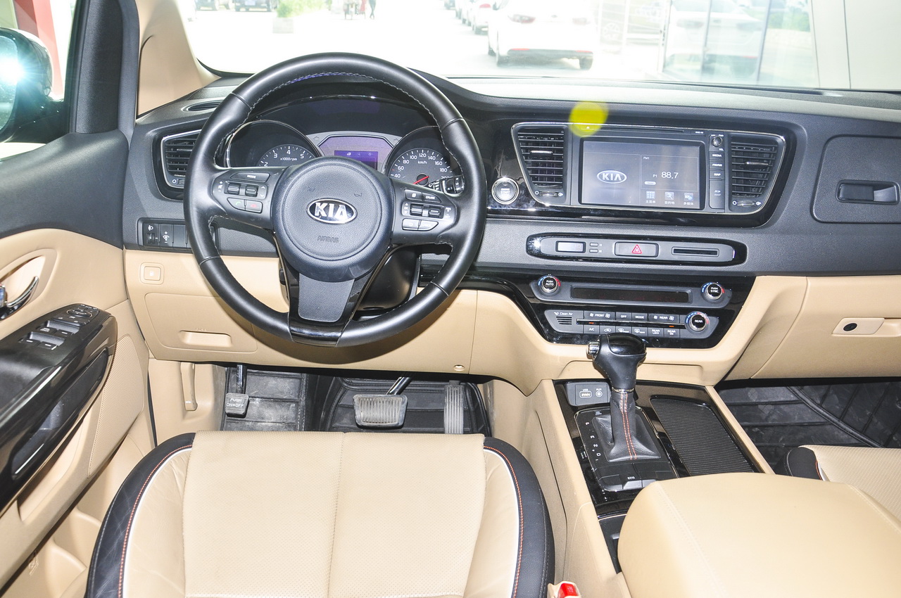 2015款嘉华（进口）3.3L自动豪华版 国IV