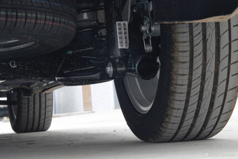 2016款宝骏730 1.5T手动舒适版 7座