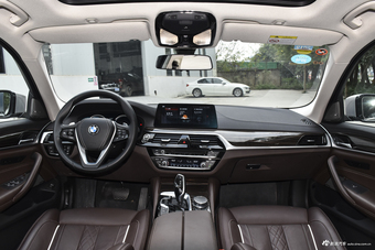 2018款宝马5系改款2.0T自动530Li尊享型豪华套装图片