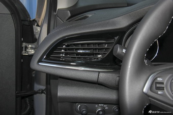 2017款君威2.0T自动尊享型28T