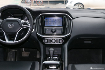 2017款驭胜S350 2.0T自动两驱柴油超豪华版5座