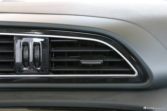 2017款骏派D60 1.8L自动豪华天窗版