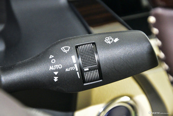 2015款雷克萨斯ES 2.5L自动300h尊贵版