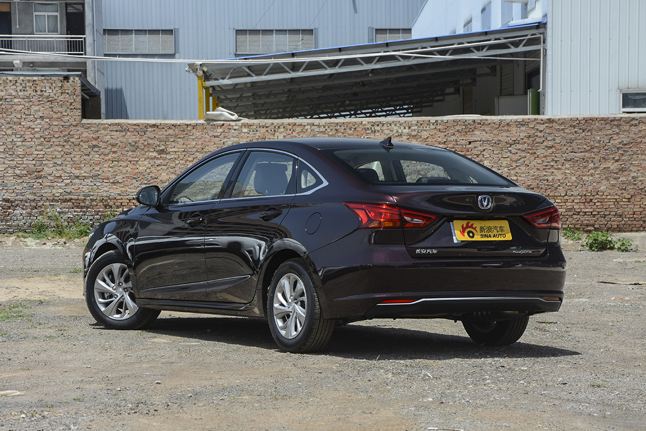 2018款睿骋CC1.5T手动典雅型