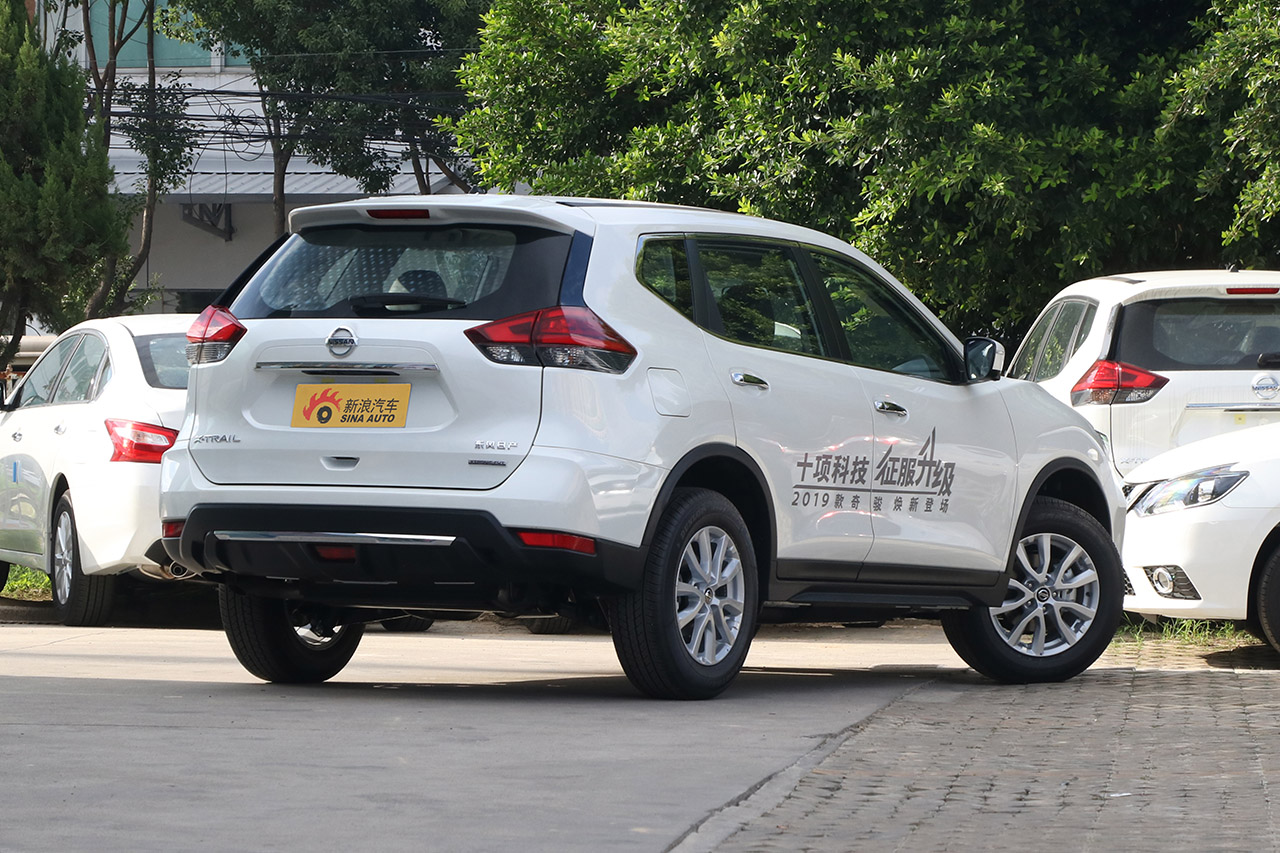 2019款奇骏2.0L自动两驱舒适版