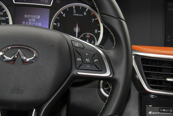 2017款英菲尼迪QX30 1.6T自动两驱运动版
