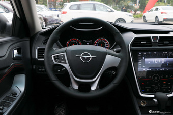 2017款海马福美来1.6L自动豪华型