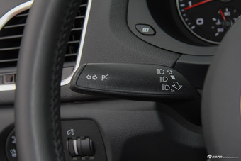 2017款奥迪Q3 1.4T自动30 TFSI风尚型