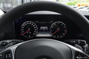 2018款奔驰E级改款2.0T自动 200L 运动型