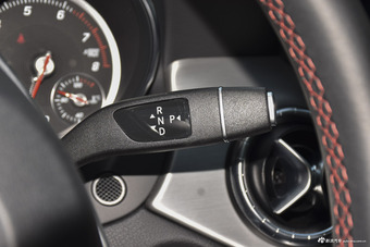 2017款奔驰CLA级改款 2.0T自动220 4MATIC