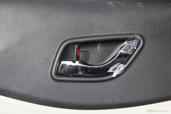 2016款风行S500 1.5L手动舒适型 闪耀金