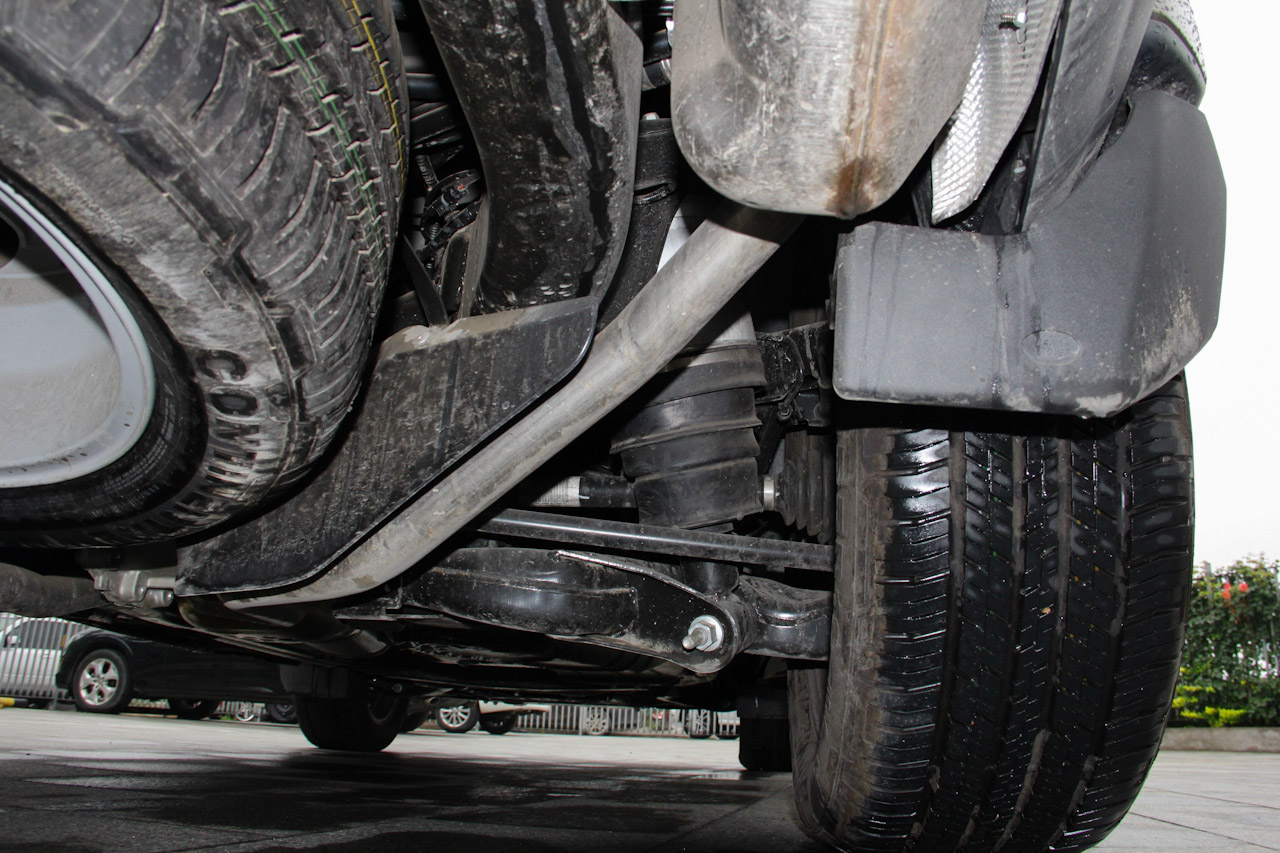 2016款第四代发现3.0T自动SC曜黑典藏版 SE