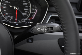 2017款奥迪A4L Plus 2.0T自动40TFSI进取型