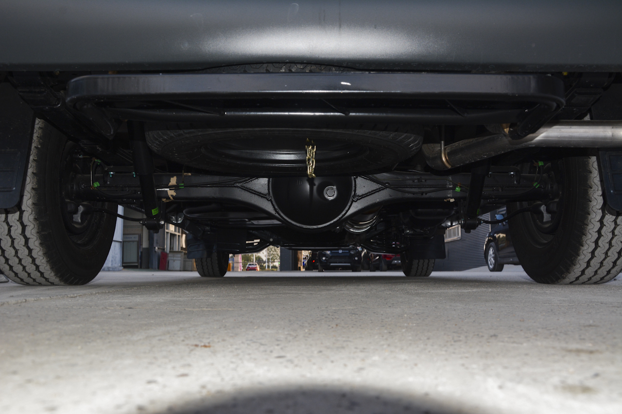 2017款特顺2.8T手动商运型短轴中顶6/7/8座JX493