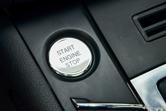 2017款众泰SR9 2.0T自动极致之梦版