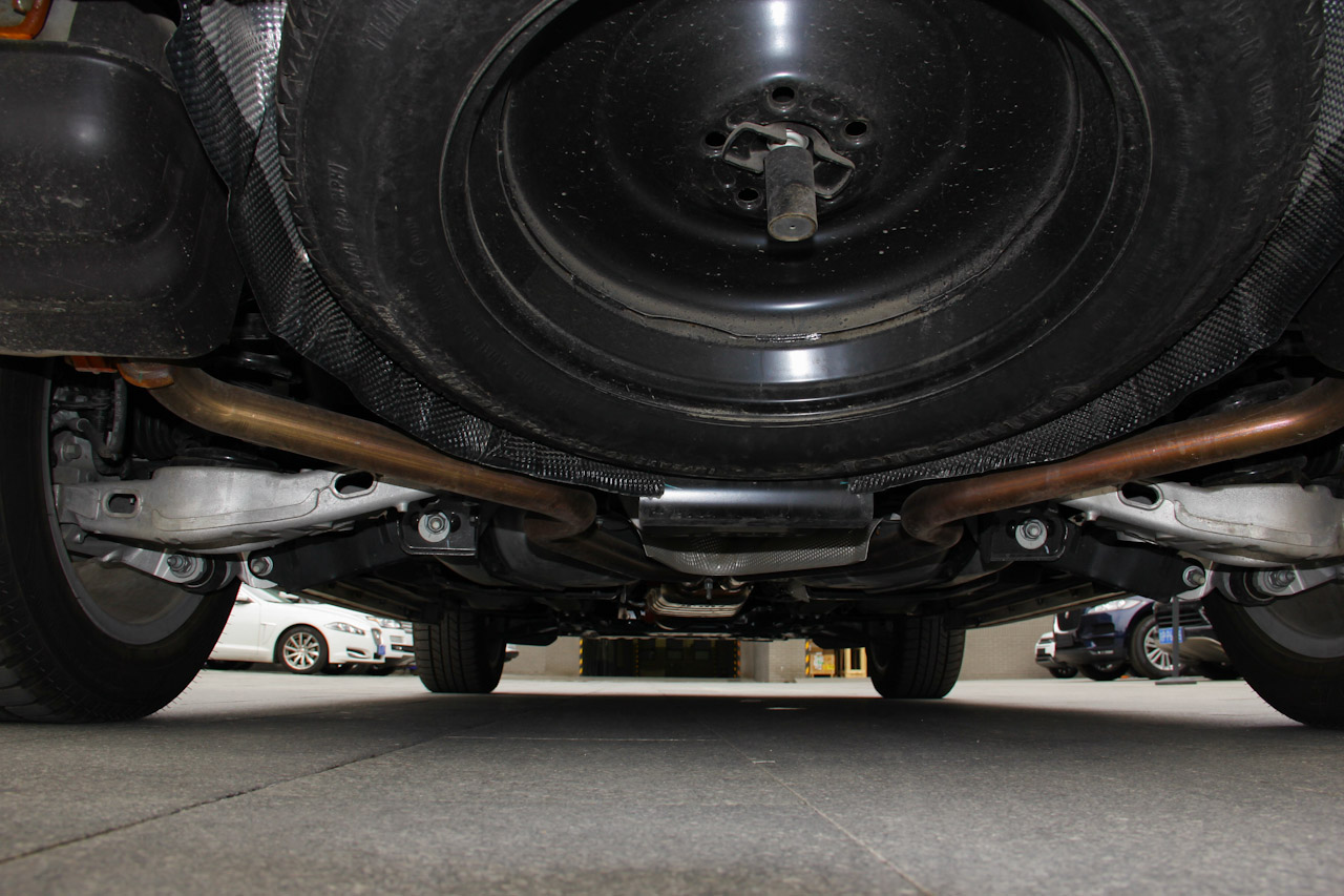 2016款发现神行2.0T自动HSE版