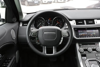 2018款揽胜极光2.0T自动致动版240PS