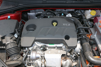 2018款名爵6新能源 45T E-DRIVE智驱混动PILOT超级互联网版