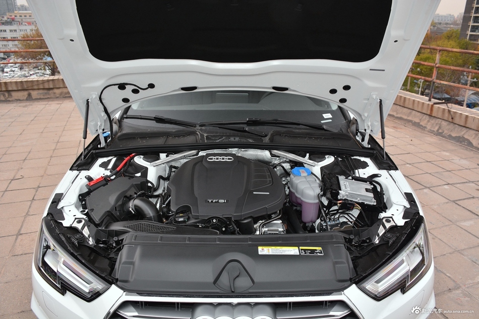 2019款奥迪A4L 2.0T自动40 TFSI时尚型 国V
