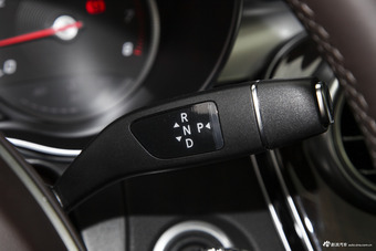 2018款奔驰GLC260 2.0T自动 4MATIC豪华型