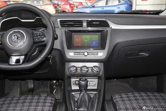 2017款名爵ZS 1.5L手动舒适版 