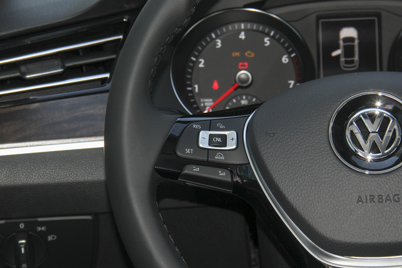 2018款迈腾改款2.0T自动380TSI DSG豪华型