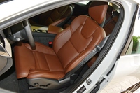 2019款沃尔沃XC60新能源2.0T自动T8 E驱混动智尊豪华版