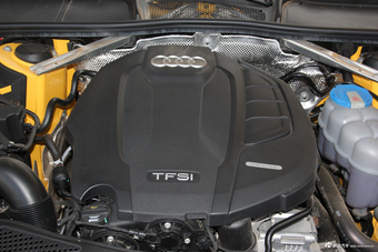 2018款奥迪A4L 2.0T自动30周年年型40 TFSI时尚型