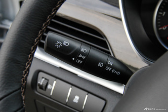 2017款宝骏560 1.5T DCT尊享型