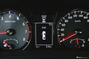 2018款皇冠2.0T自动运动版