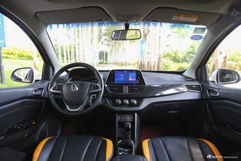 2016款宝骏310 1.2L手动豪华型图片