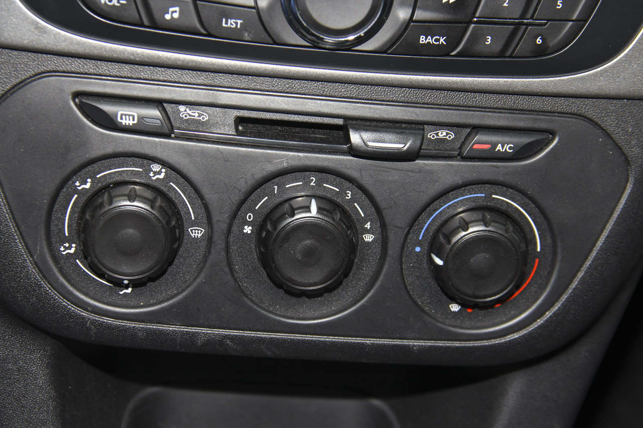 2016款全新爱丽舍1.6L自动舒适型