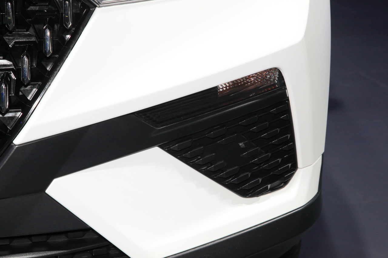 2018广州车展实拍：奔腾T77