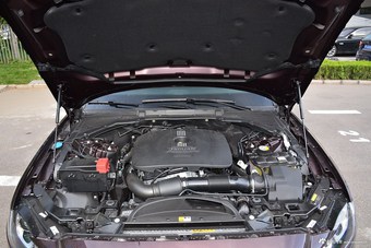 2017款捷豹XFL 2.0T自动240PS尊享版