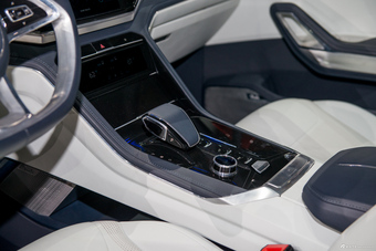 实拍|大众Atlas Cross Sport概念车 比途昂更运动