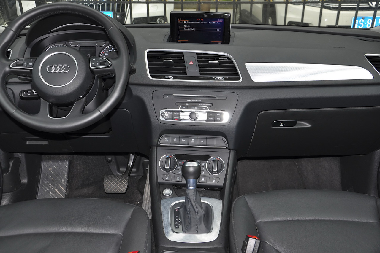 2016款奥迪Q3 2.0T自动35TFSI风尚型
