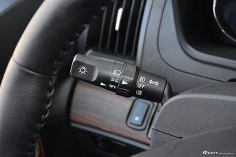 2018款风行CM7经典版2.0T手动尊享型