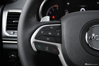 2017款大切诺基3.0L自动Tarilhawk