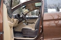 2017款宝骏730 1.5T手动尊享型7座