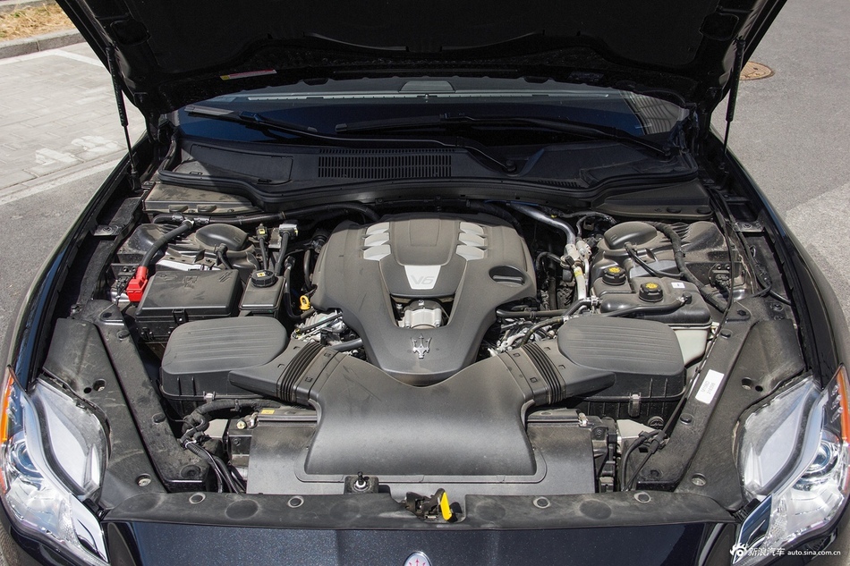 2017款总裁3.0T自动标准型 炭黑