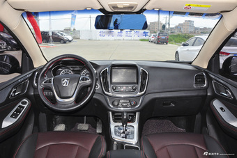 2016款宝骏560 1.8L  iAMT豪华型图片